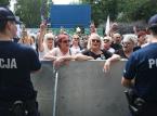PiS: Zawiadomiliśmy policję ws. niecenzuralnych napisów na budynku warszawskiego biura partii