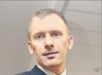 Wielu starszych klientów woli kontakt z bankiem przez SMS niż przez sieć